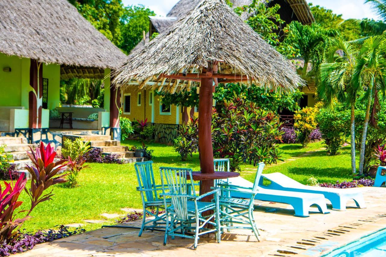 Oasis Diani Beach Villas Esterno foto