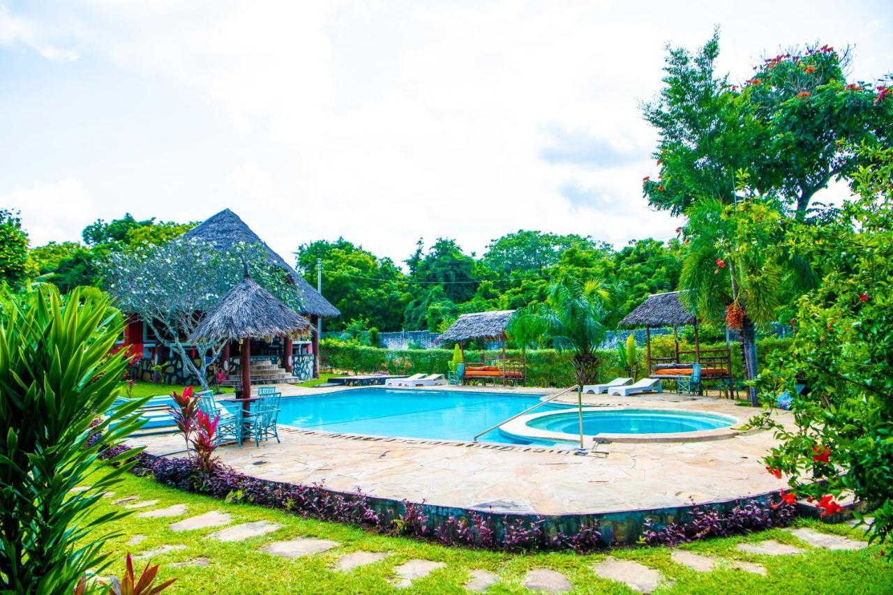 Oasis Diani Beach Villas Esterno foto