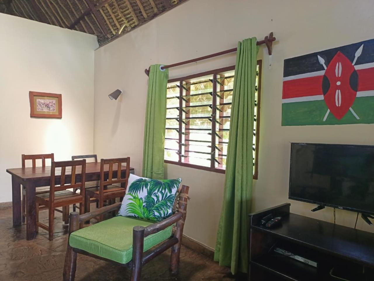 Oasis Diani Beach Villas Esterno foto