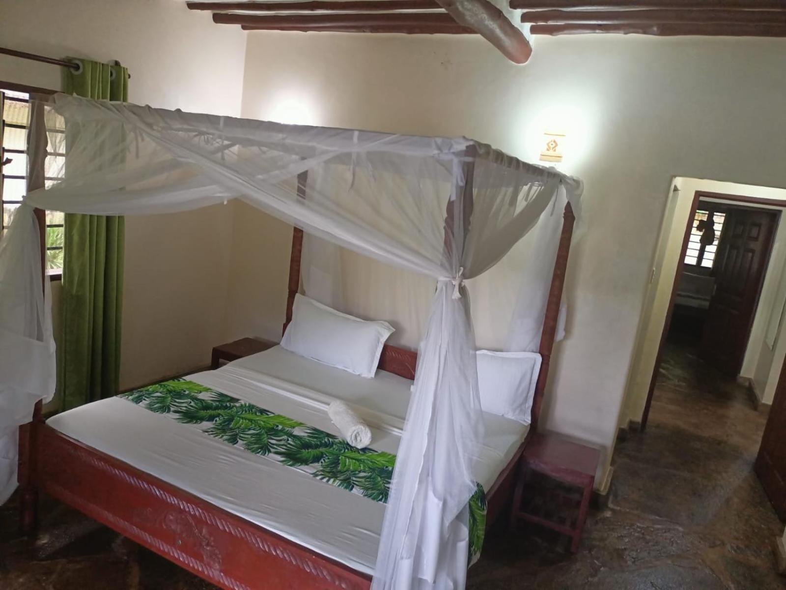 Oasis Diani Beach Villas Esterno foto