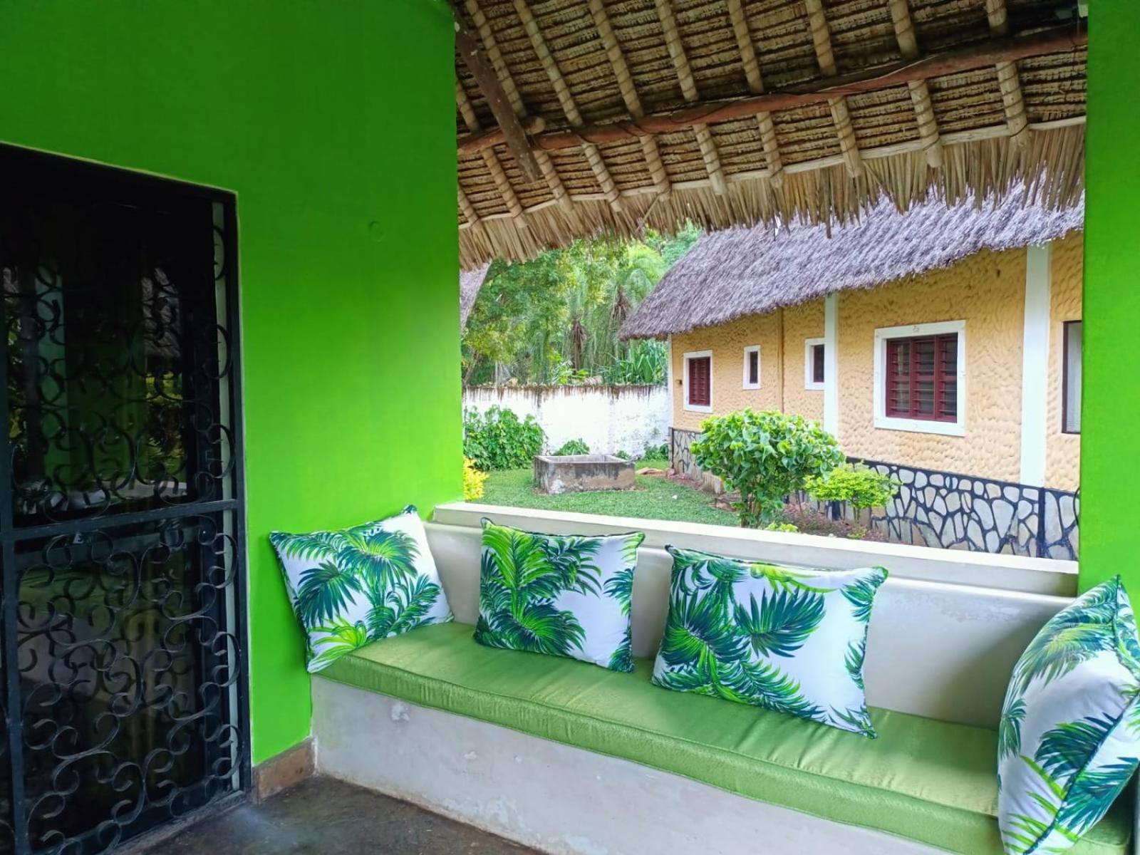 Oasis Diani Beach Villas Esterno foto